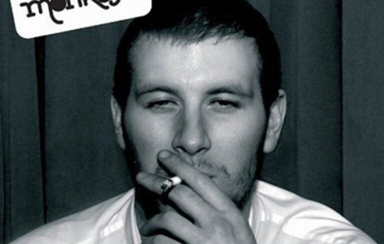 Chris McClure az Arctic Monkeys „Whatever People Say I Am, That's What I'm Not” című számának borítójáról a debütáló siker káoszára reflektál
