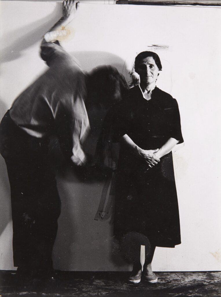 Alberto Greco. Élő karakterek beépítése a vászonba (Encarnación Heredia, szenvedő nő), Magángaléria, Madrid, 1963