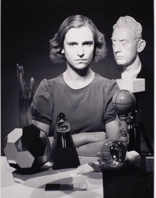 Ember Ray. Önarckép készítésének kísérlete, 1934. Museo Nacional Centro de Arte Reina Sofía