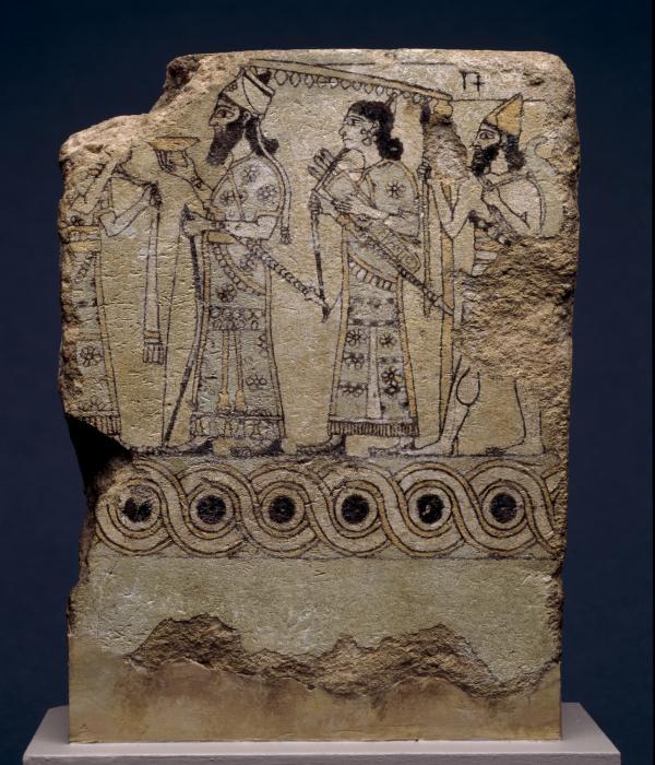 Egy ablakon kihajló nő elefántcsont faragása, ie 900-700. Kr. u., északnyugati palota, Nimrud, Irak., 1848,0720.128. © A British Museum megbízottjai