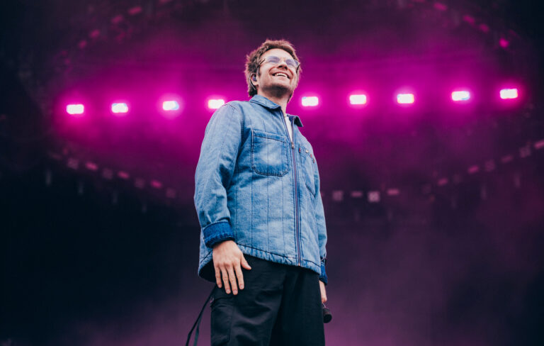 Az Enter Shikari meghitt outstore albumbemutatót jelent be
