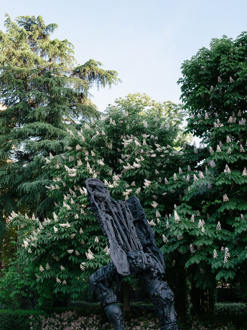 Thomas Houseago. Nagy gyalogló I. figura (Leeds)