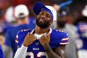 Az NFL kiemelkedő tagja, Ray Davis nevelőszülői utazásának szettje a „Reacher” rendezőtől (exkluzív)