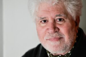 Pedro Almodóvar lehengerlő önreflexív csúcsműve: rendező, aki egy rendezőt rendez, aki egy rendezőt rendez – az Autofiction című filmmel
