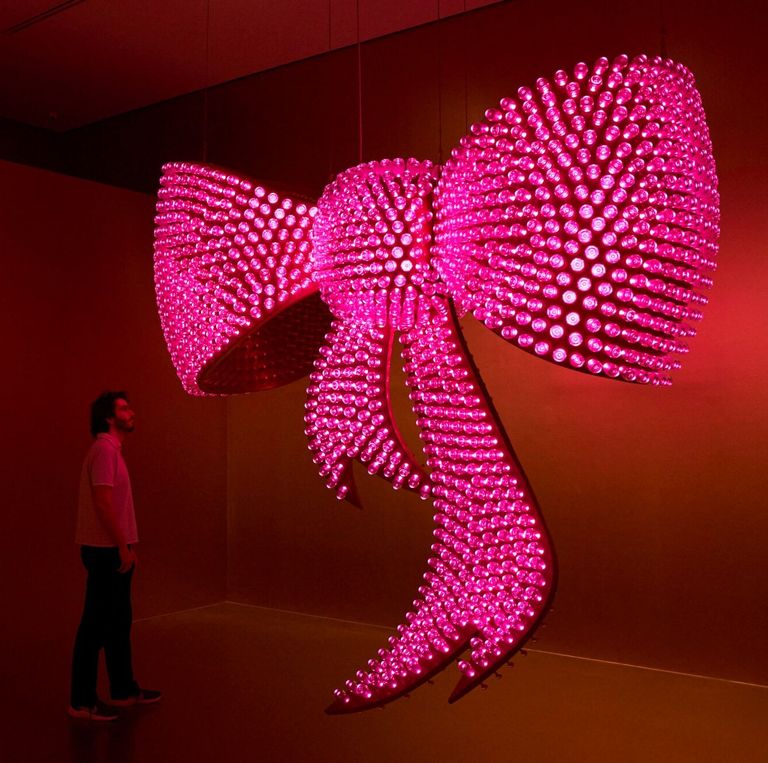Joana Vasconcelos. J´Adore Miss Dior (PA), 2017. A művész gyűjteménye. A párizsi Dior szponzorálásával készült munka