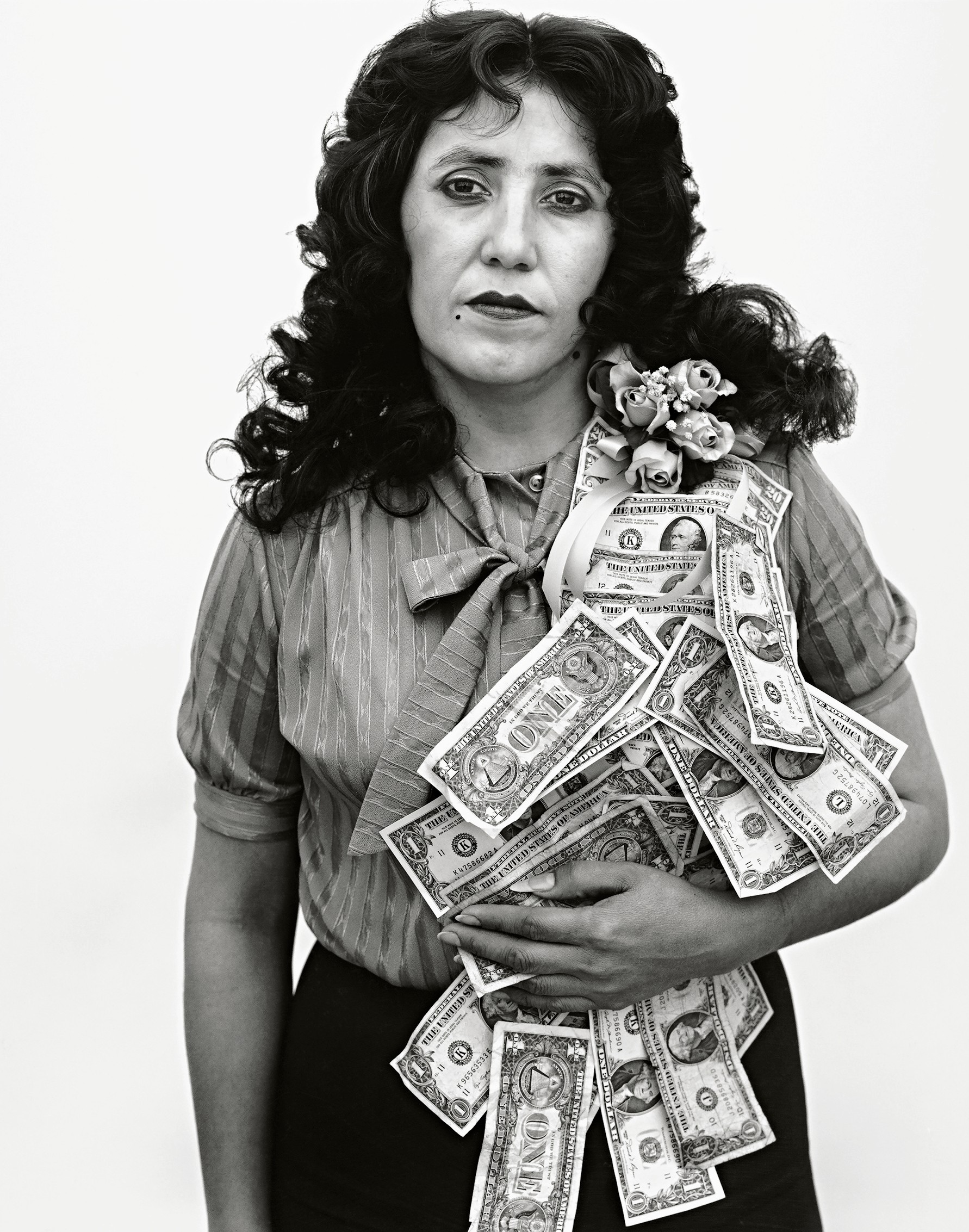 Richard Avedon. Petra Alvarado, gyári munkás születésnapján, El Paso, Texas, 1982. április 22. A Richard Avedon Alapítvány