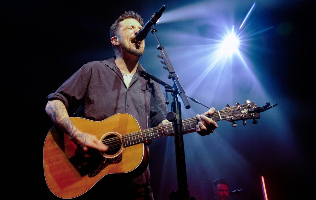 Frank Turner bejelenti, hogy az utolsó Lost Evenings után szünetet tart a turnétól: "Igazán nem tudom, mikor fogok újra fellépni"
