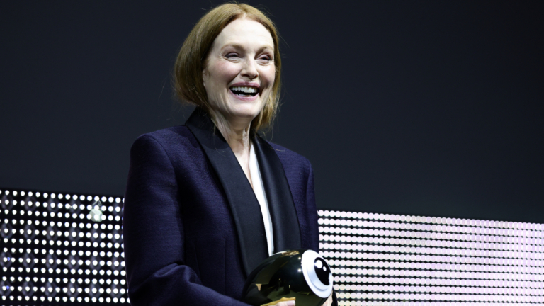 Julianne Moore átveszi Zürich Arany Ikon díját – németül

