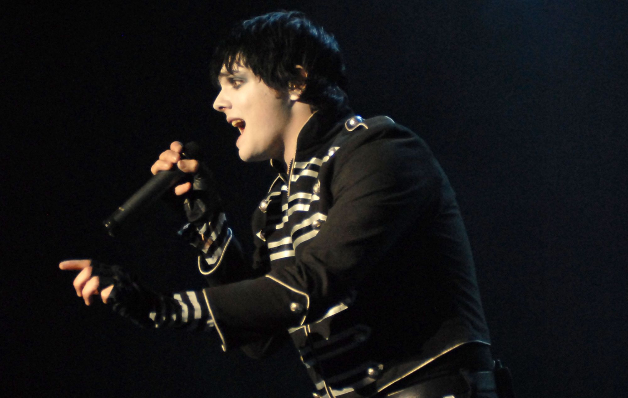 A My Chemical Romance megosztja a „Someone Out There Loves You” című tüzes,...
