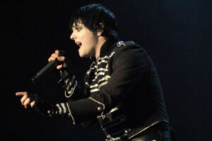 A My Chemical Romance megosztja a „Someone Out There Loves You” című tüzes, kiadatlan dalt a „The Black Parade” 20. évfordulós újrakiadása előtt
