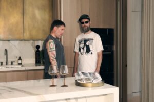 A Sleaford Mods kilenc kiadatlan dallal megosztja a The Demise Of Planet X bővített kiadását