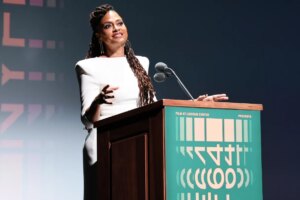 Ava DuVernay riadót ad a „demokrácia eróziója” miatt a „14.” világpremieren: „Harcolni kell”