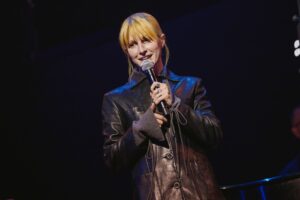 Az Egyesült Államok kormánya visszavág Hayley Williamsnek, miután „Fuck ICE” megjegyzéseket tett a színpadon