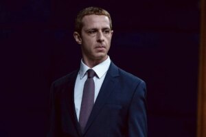 Jeremy Strong azt mondja, hogy „nem kell bocsánatot kérnie” a Method Acting miatt: „Ez az anyag szolgálatában áll”