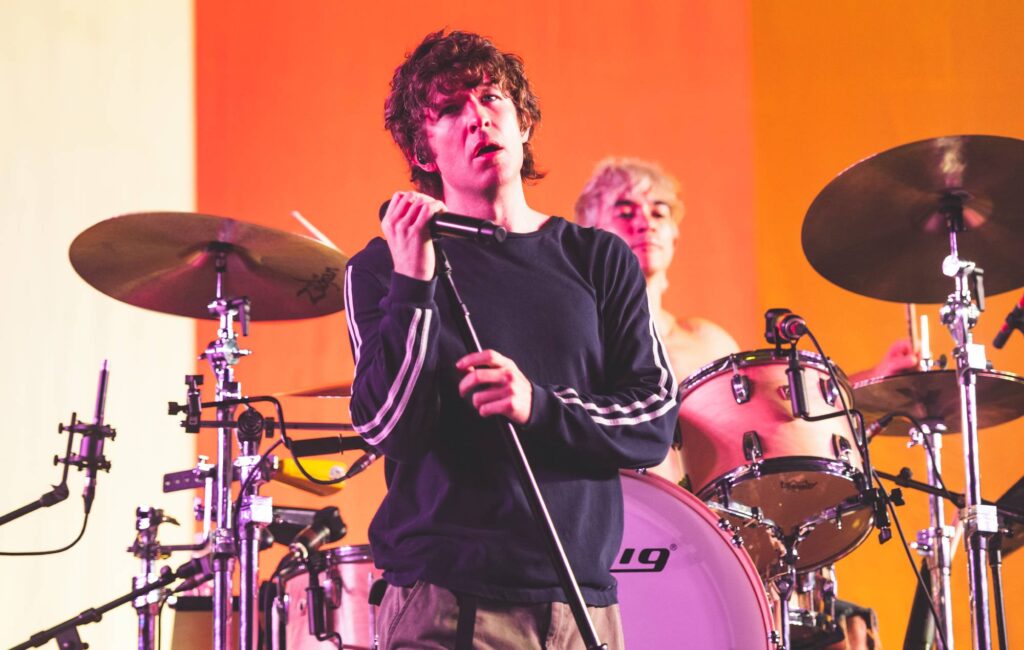 Nézze meg, hogy a Turnstile debütál a Saturday Night Live-ban a Birds és az I Care/Dull egyvelegével
